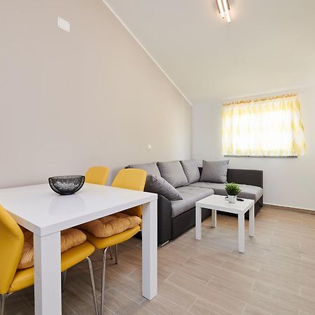 Villa Dvori Basanija Bagian luar foto
