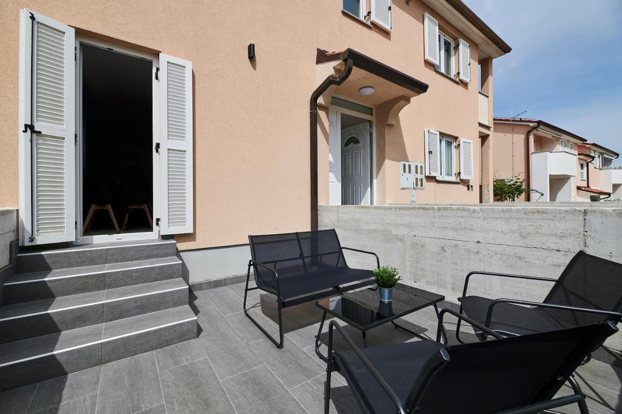 Villa Dvori Basanija Bagian luar foto