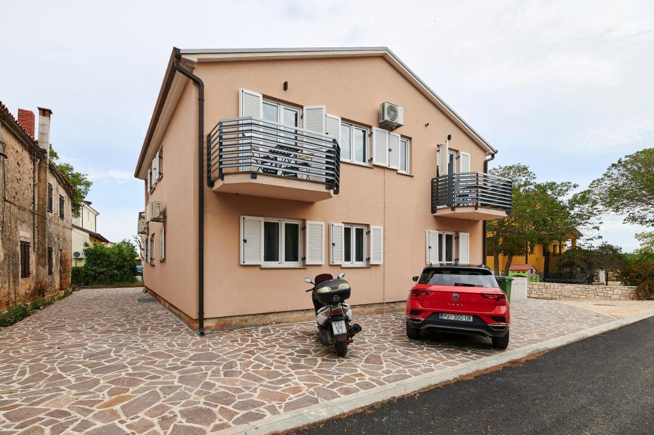 Villa Dvori Basanija Bagian luar foto